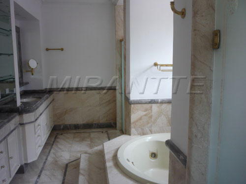 Sobrado de 1200m² com 5 quartos em Morumbi
