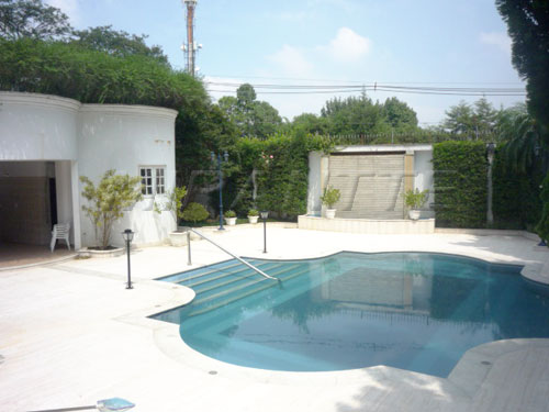 Sobrado de 1200m² com 5 quartos em Morumbi