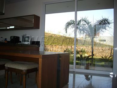 Cond. fechado de 657m² com 5 quartos em Carmelitas