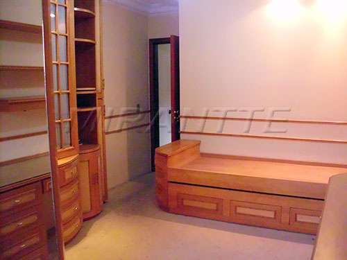 Sobrado de 270m² com 3 quartos em Vila Mazzei