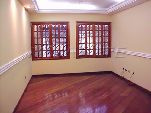 Sobrado de 270m² com 3 quartos em Vila Mazzei