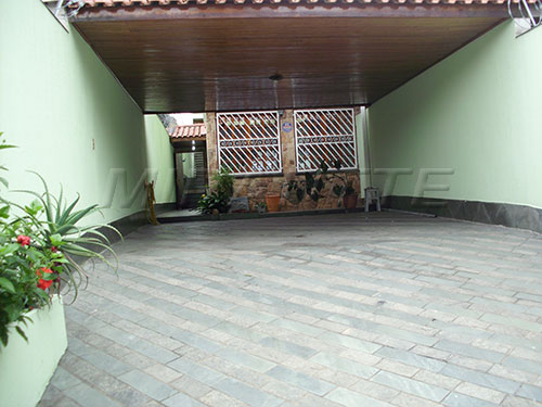 Sobrado de 270m² com 3 quartos em Vila Mazzei