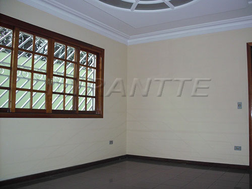 Sobrado de 270m² com 3 quartos em Vila Mazzei