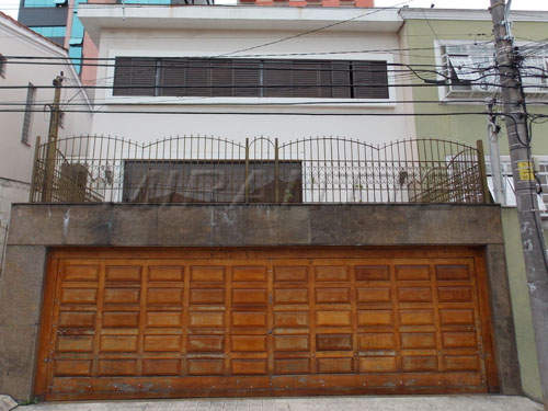 Sobrado de 330m² com 4 quartos em Santana