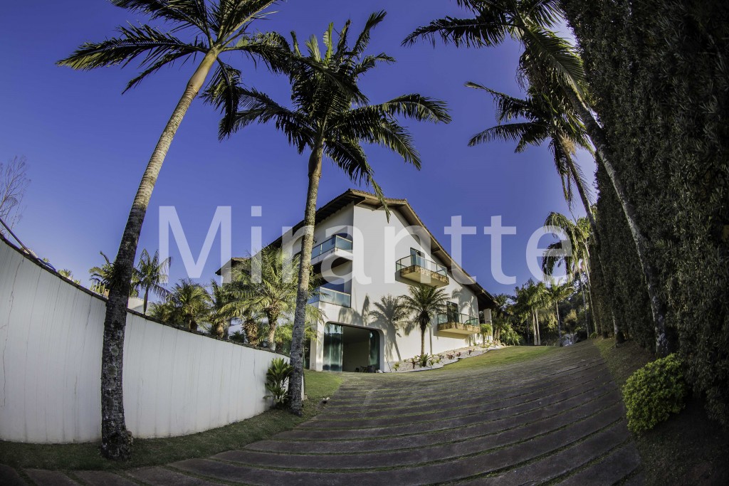 Sobrado de 750m² com 4 quartos em Serra da Cantareira
