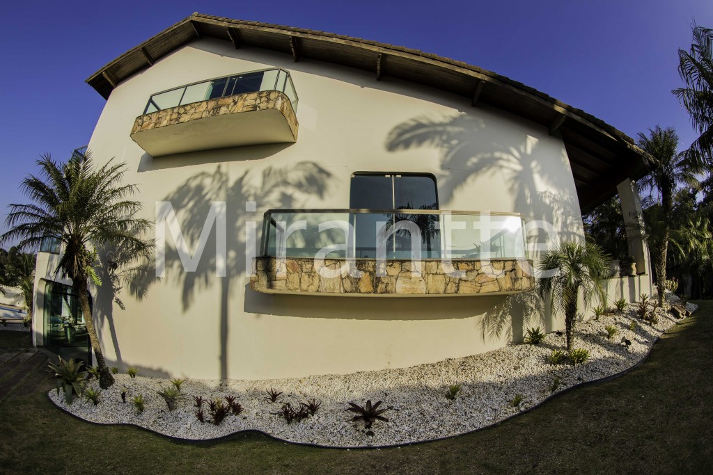 Sobrado de 750m² com 4 quartos em Serra da Cantareira