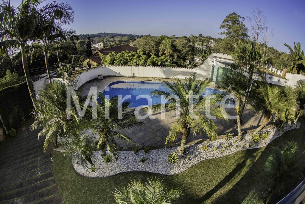 Sobrado de 750m² com 4 quartos em Serra da Cantareira