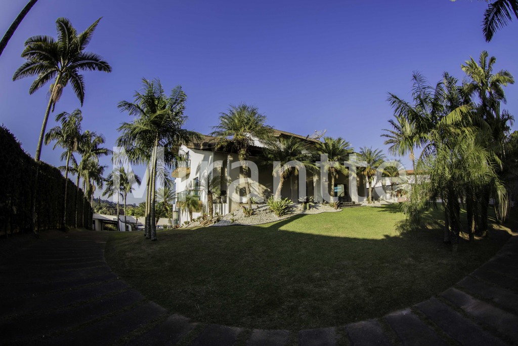 Sobrado de 750m² com 4 quartos em Serra da Cantareira
