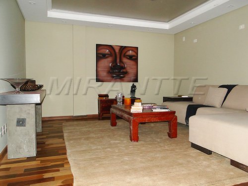 Sobrado de 360m² com 5 quartos em Jardim Bibi