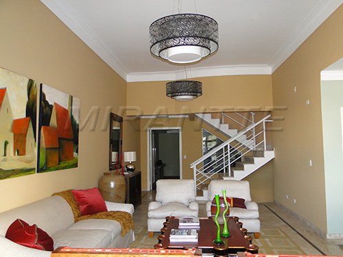 Sobrado de 360m² com 5 quartos em Jardim Bibi