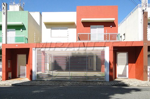 Sobrado de 360m² com 5 quartos em Jardim Bibi