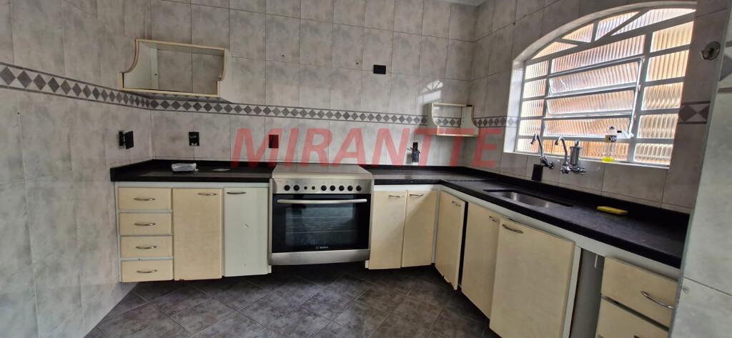 Sobrado de 299m² com 4 quartos em Vila Medeiros