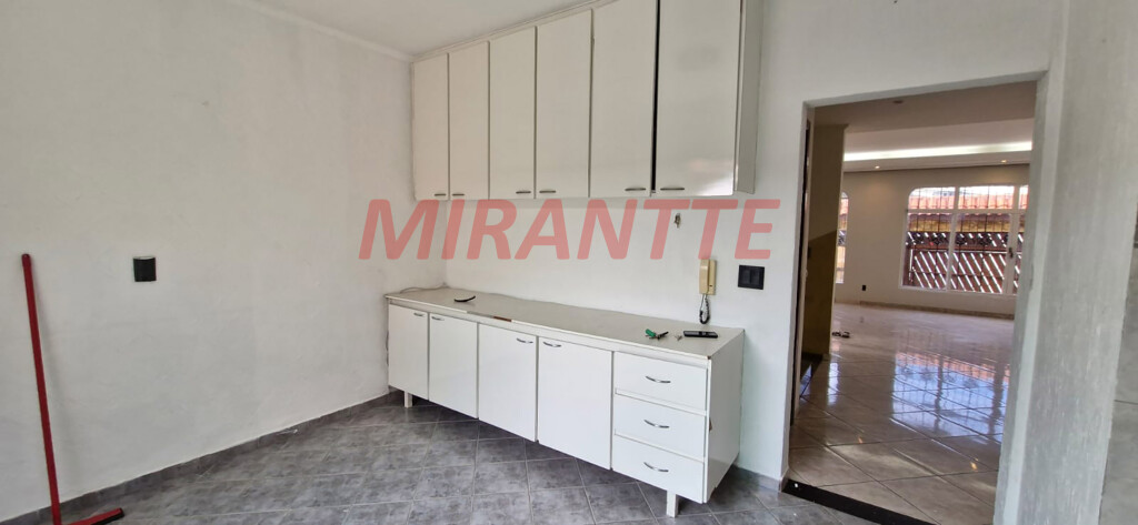 Sobrado de 299m² com 4 quartos em Vila Medeiros