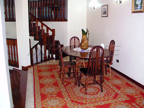 Sobrado de 540m² com 3 quartos em Jardim Virginia Bianca