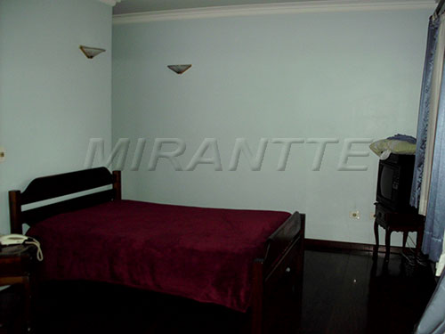 Sobrado de 540m² com 3 quartos em Jardim Virginia Bianca