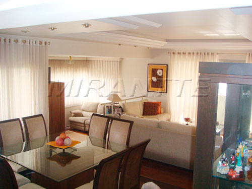 Apartamento de 190m² com 4 quartos em Água Fria