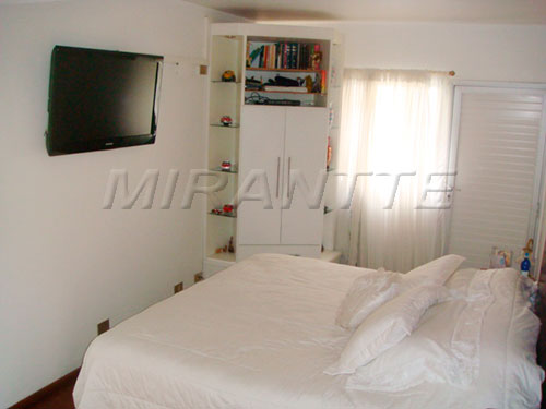 Apartamento de 190m² com 4 quartos em Água Fria
