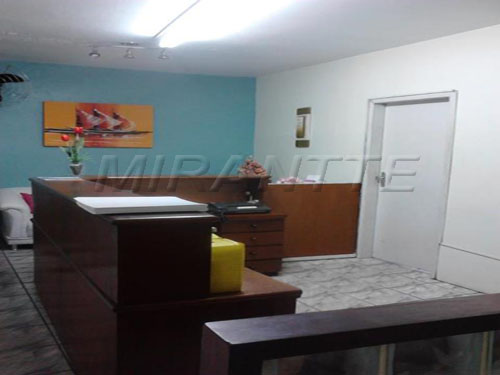 Conjunto comercial de 367m² em Vila Baruel