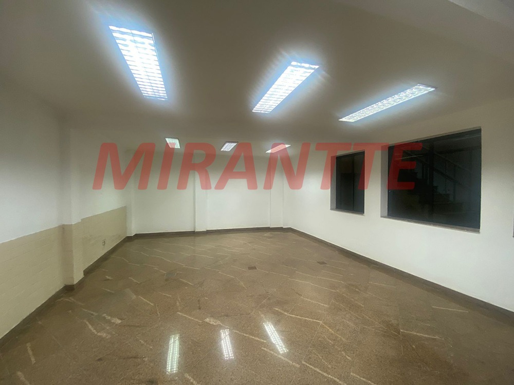 Comercial de 486m² em Santana