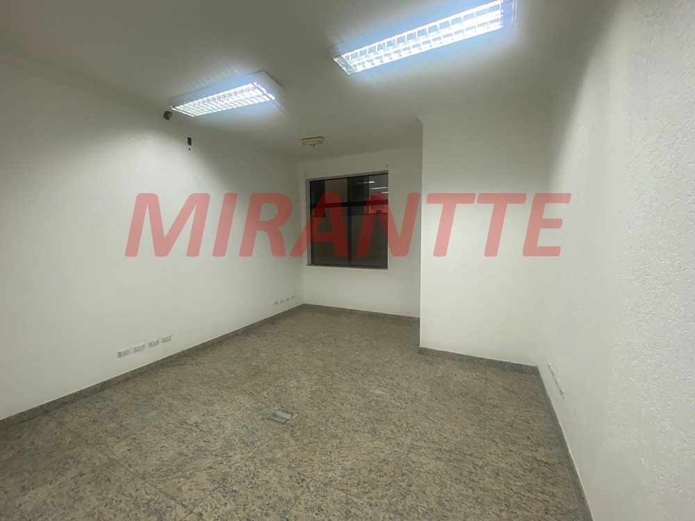Comercial de 486m² em Santana