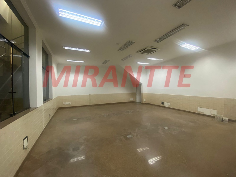 Comercial de 486m² em Santana