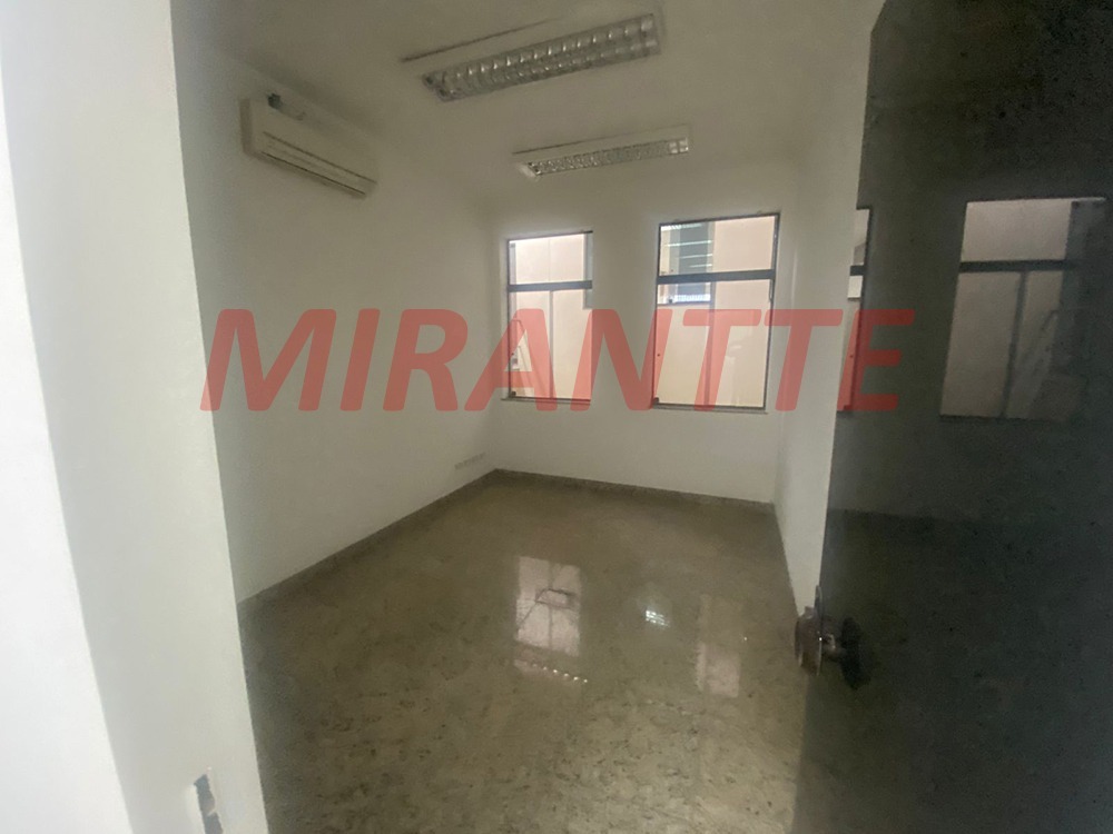 Comercial de 486m² em Santana