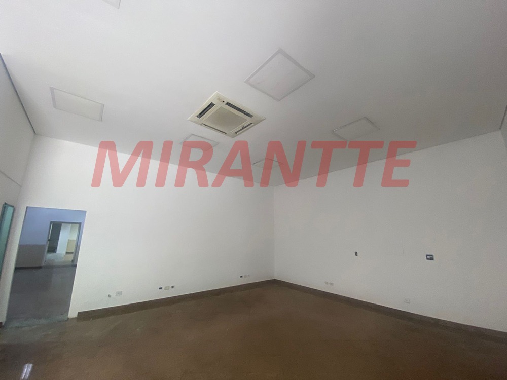 Comercial de 486m² em Santana