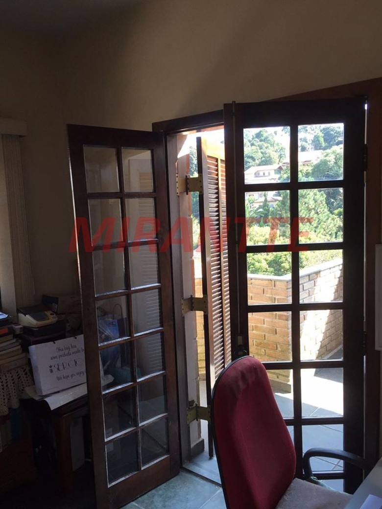 Sobrado de 260m² com 3 quartos em Tremembe
