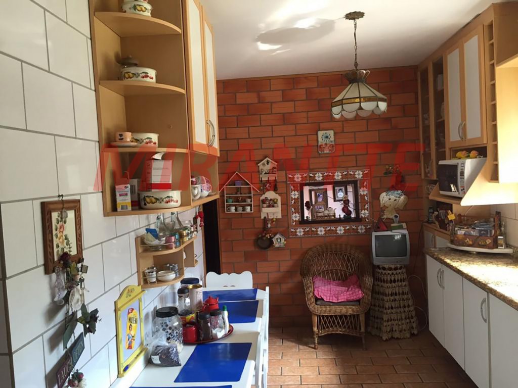 Sobrado de 260m² com 3 quartos em Tremembe