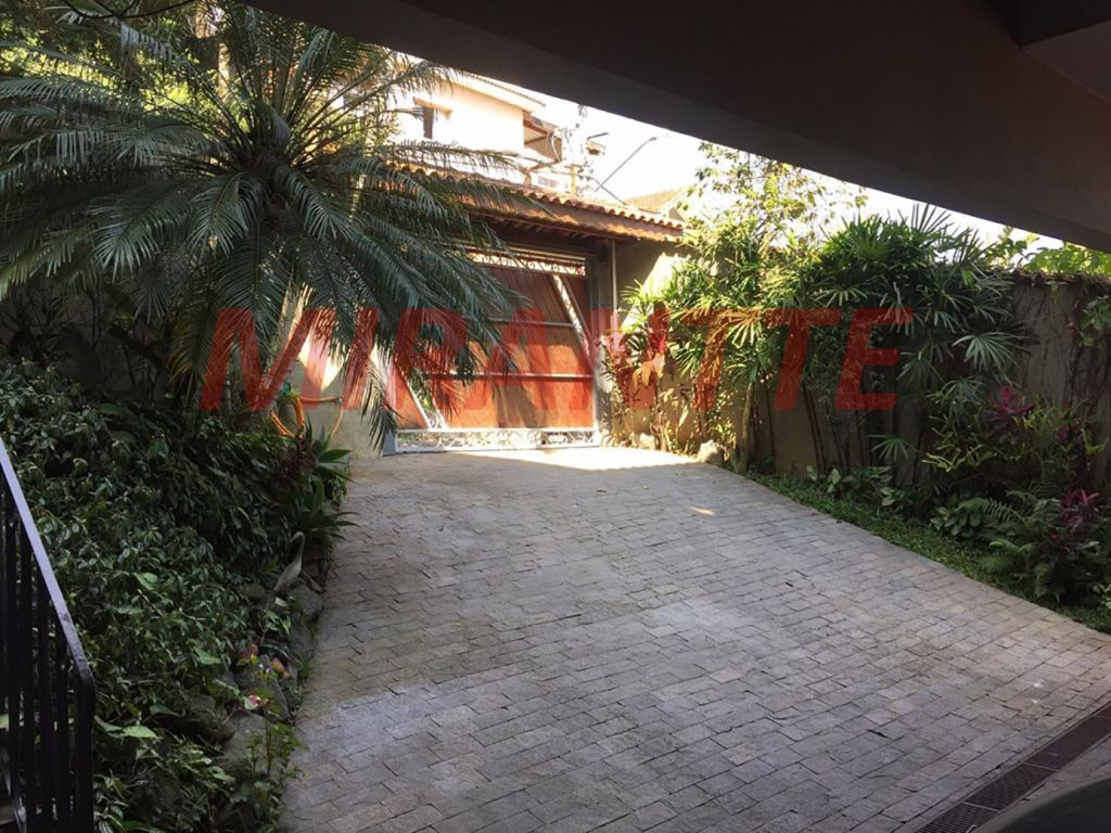 Sobrado de 260m² com 3 quartos em Tremembe