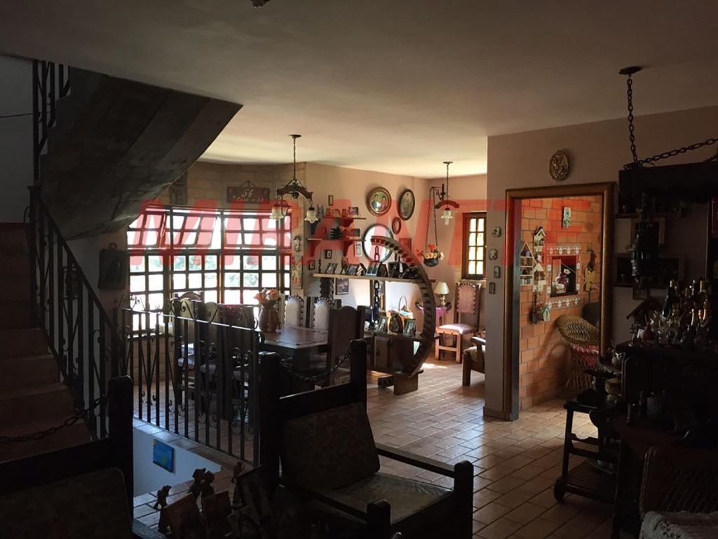 Sobrado de 260m² com 3 quartos em Tremembe