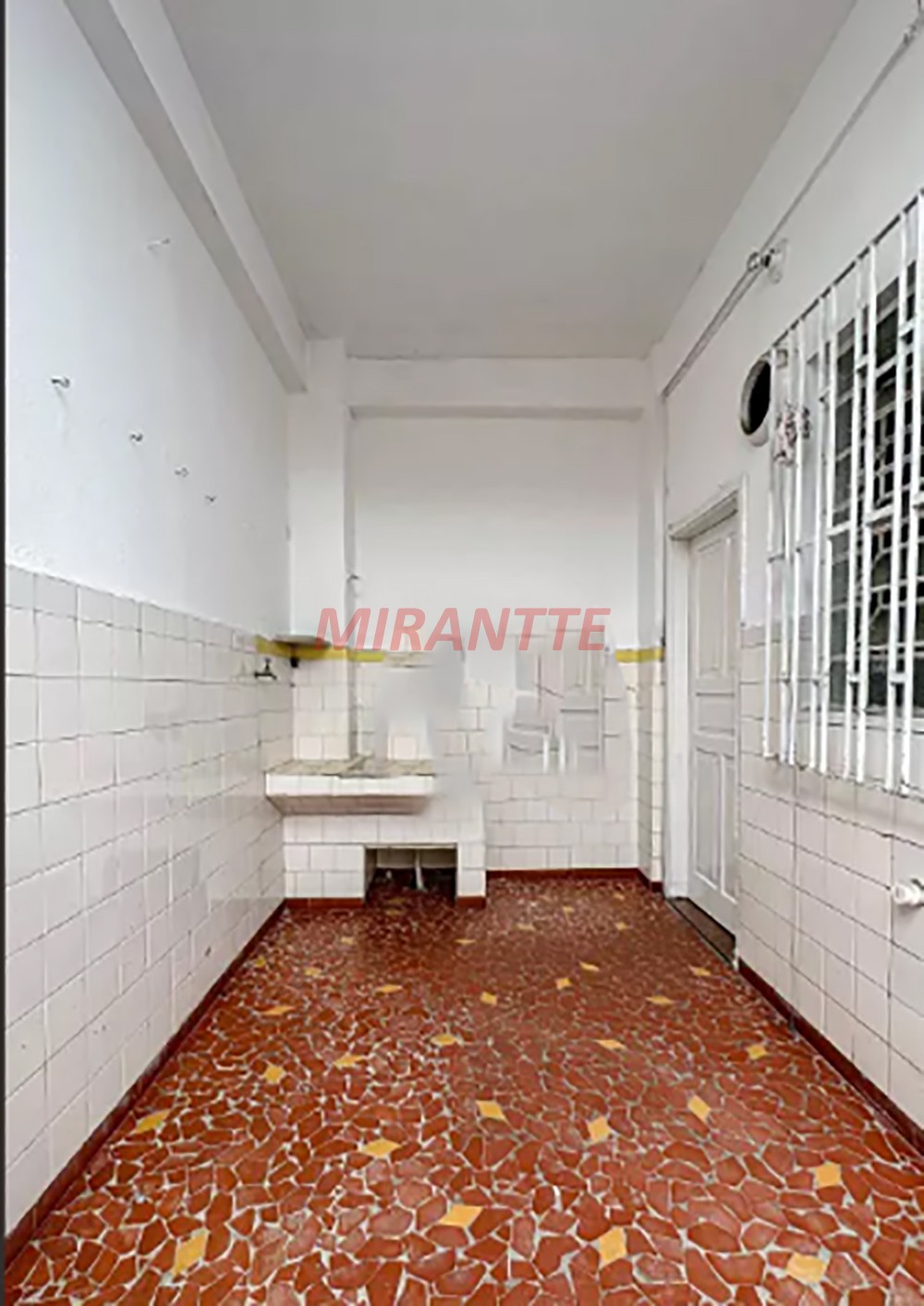 Comercial de 480m² em Imirim