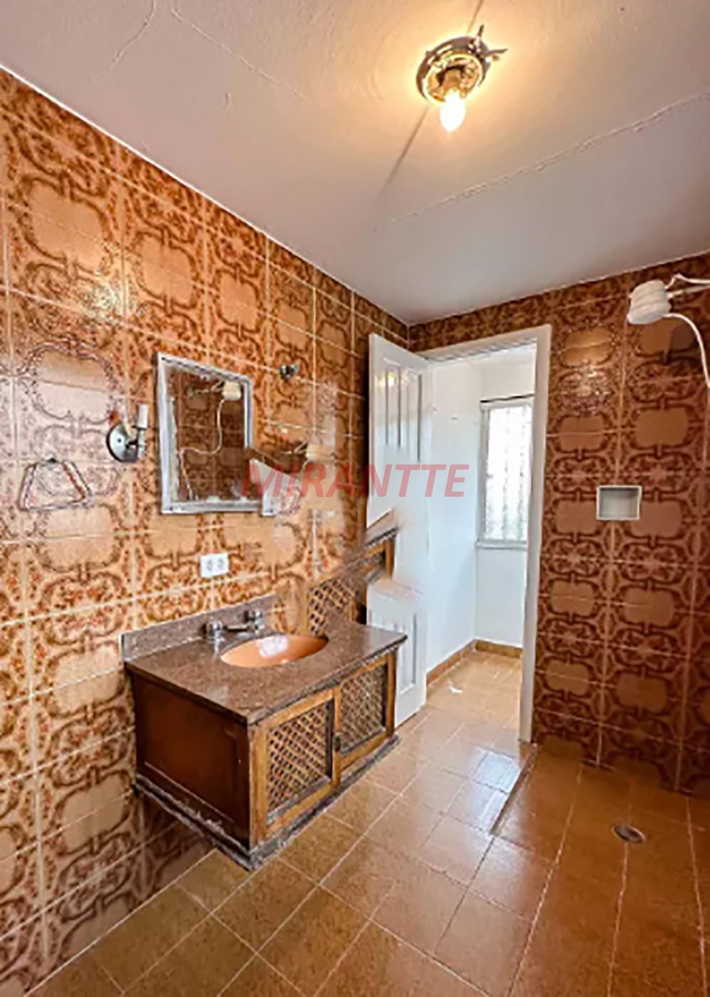 Comercial de 480m² em Imirim