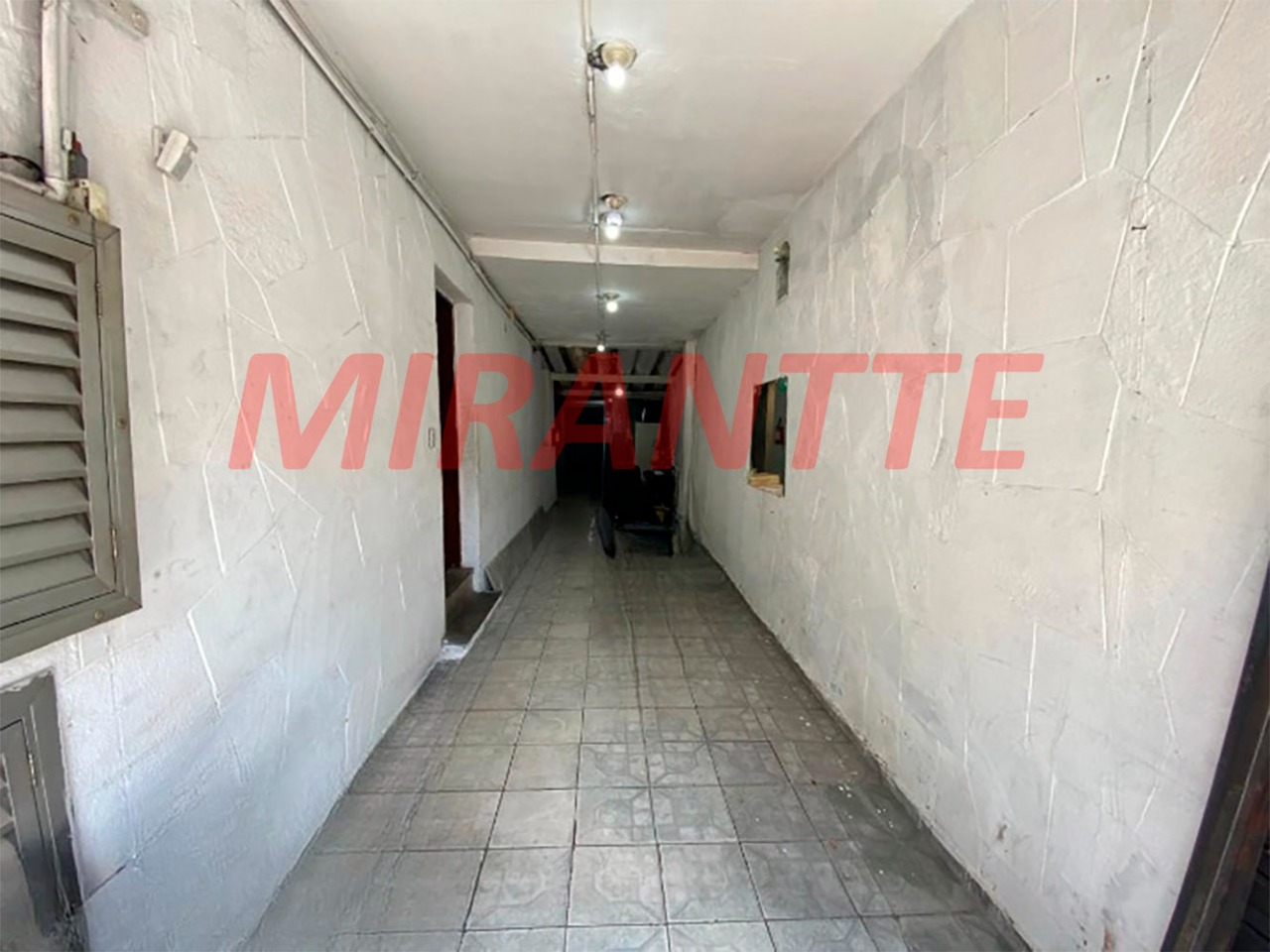 Comercial de 293m² em Santana