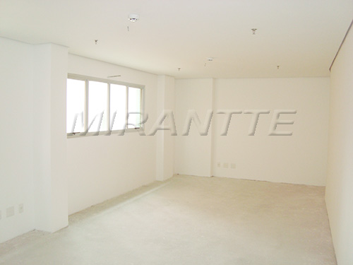 Comercial de 36m² em Santana