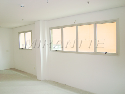 Comercial de 36m² em Santana