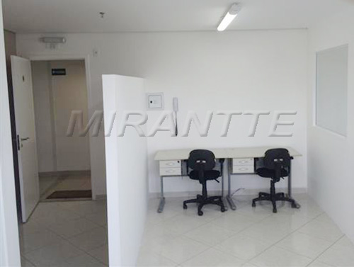 Comercial de 36m² em Santana