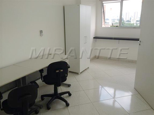 Comercial de 36m² em Santana