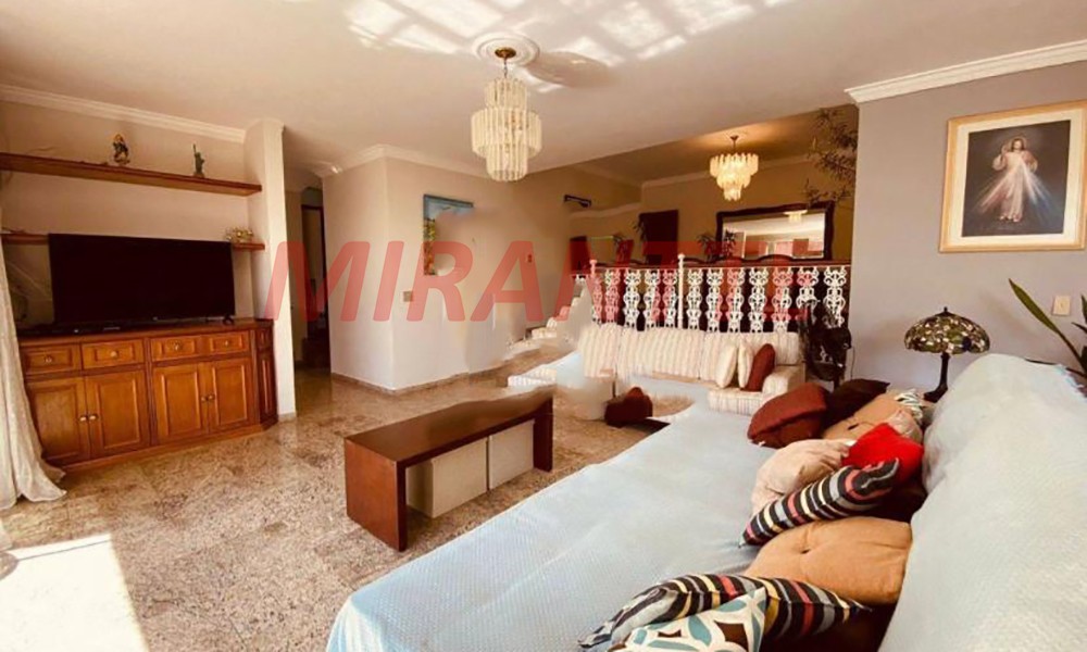 Cond. fechado de 1500m² com 4 quartos em MEDEIROS