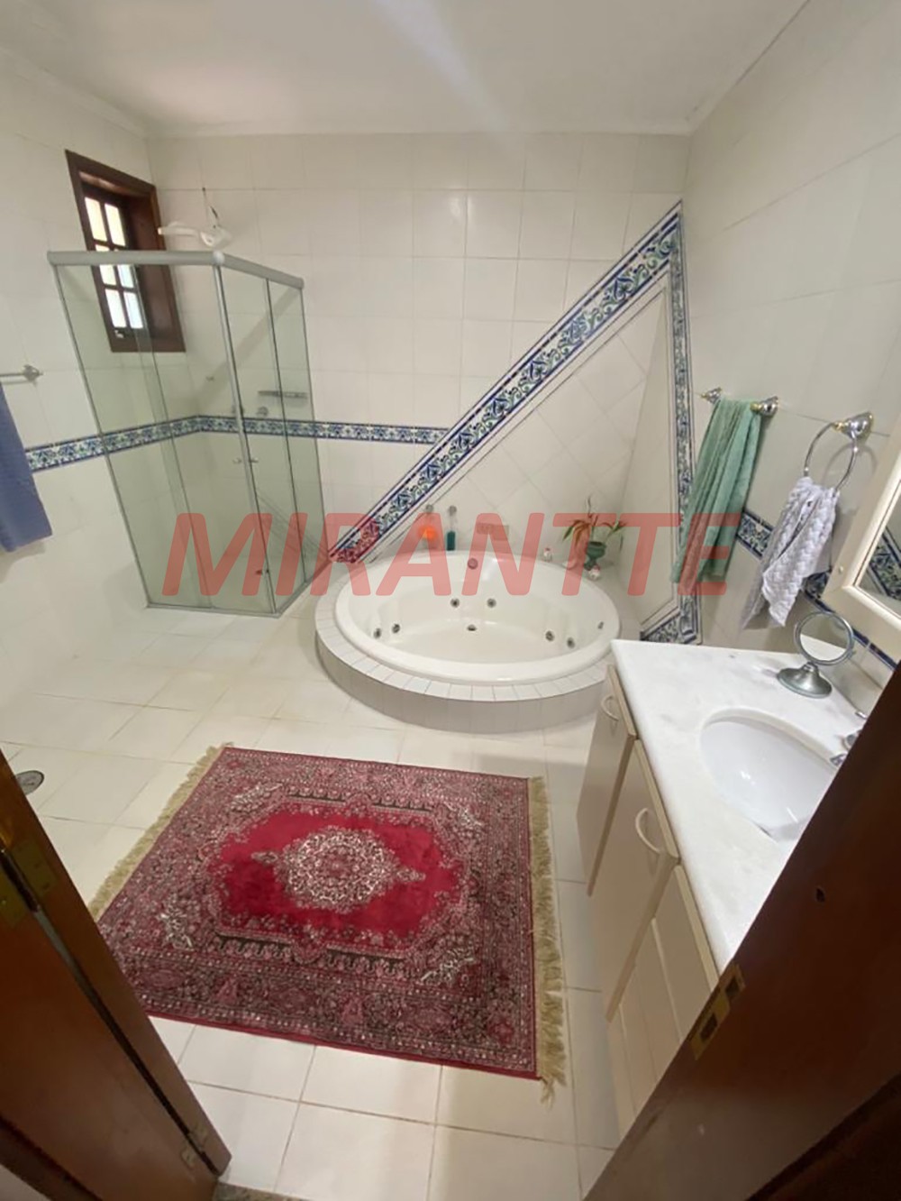 Cond. fechado de 1500m² com 4 quartos em MEDEIROS