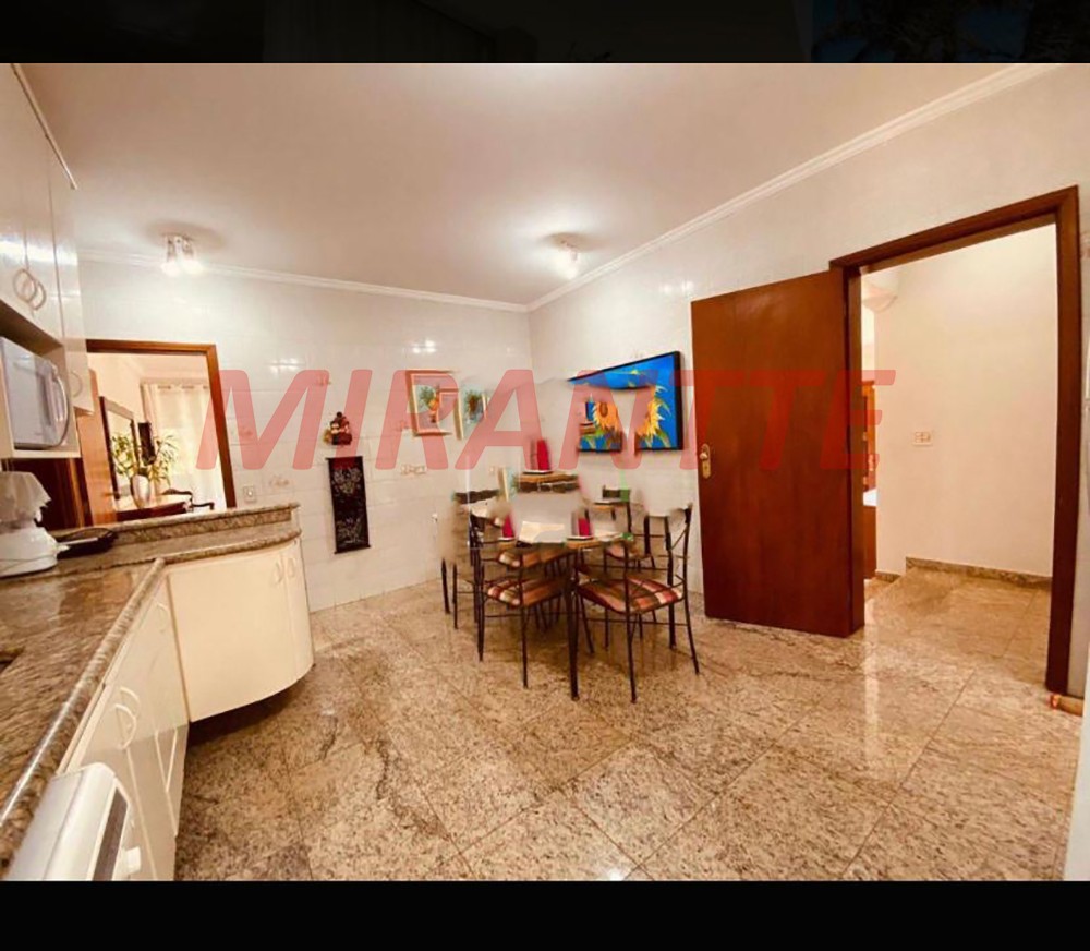 Cond. fechado de 1500m² com 4 quartos em MEDEIROS