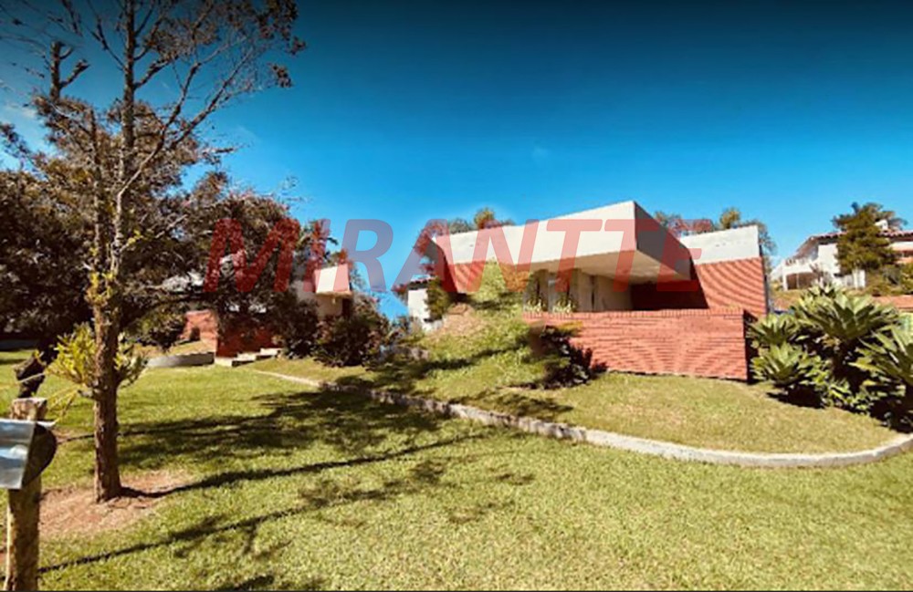Cond. fechado de 1500m² com 4 quartos em MEDEIROS