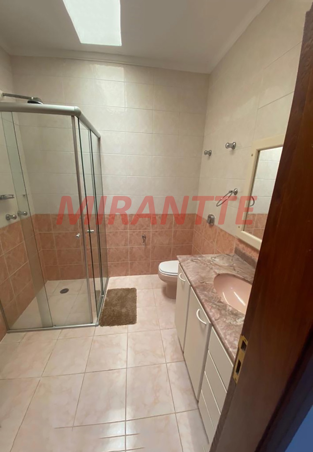 Cond. fechado de 1500m² com 4 quartos em MEDEIROS