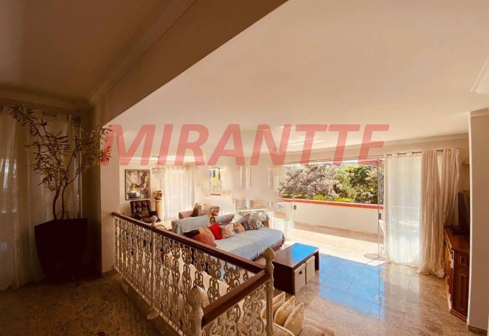 Cond. fechado de 1500m² com 4 quartos em MEDEIROS