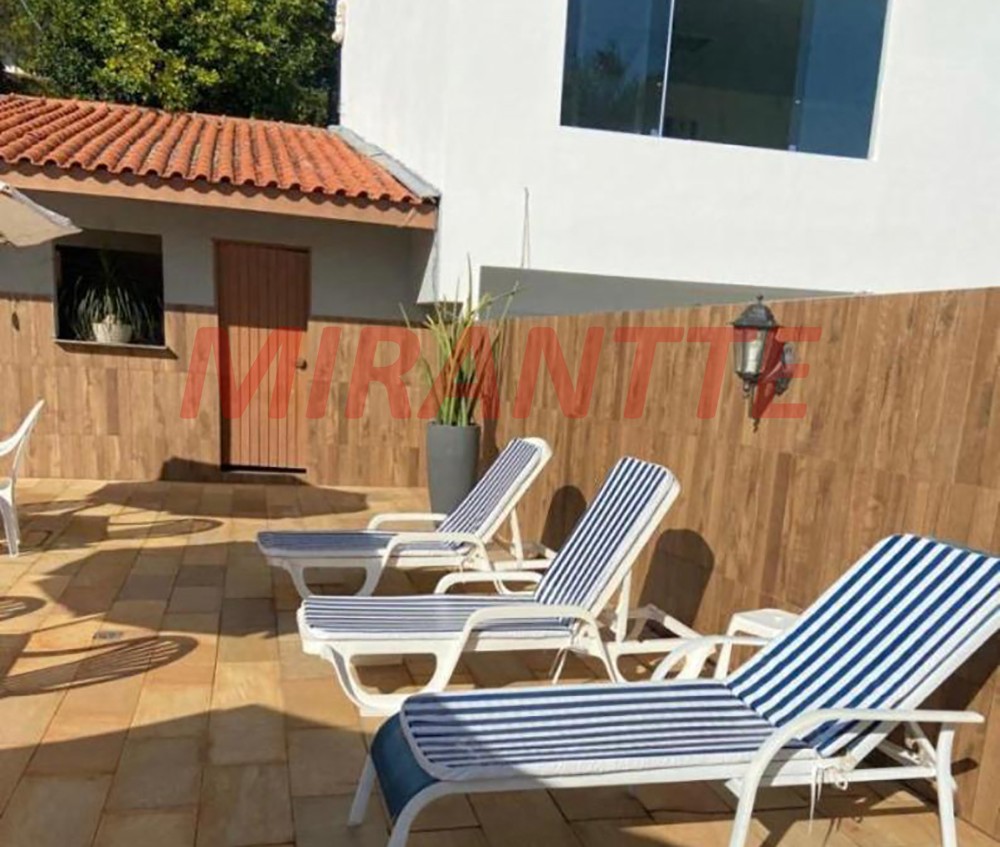 Cond. fechado de 1500m² com 4 quartos em MEDEIROS
