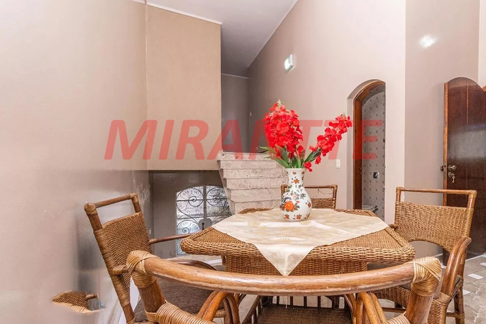 Sobrado de 200m² com 3 quartos em Imirim