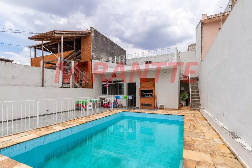 Sobrado de 200m² com 3 quartos em Imirim