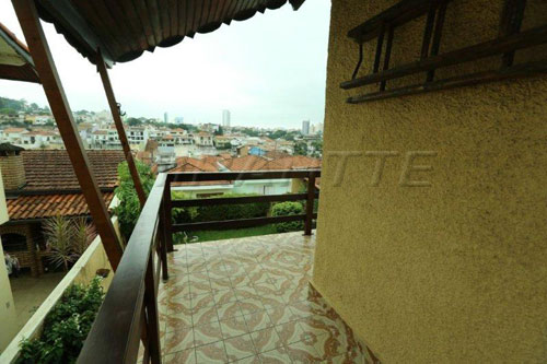 Sobrado de 200m² com 3 quartos em Água Fria