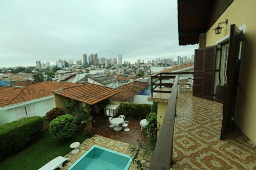 Sobrado de 200m² com 3 quartos em Água Fria