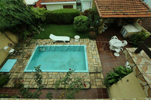 Sobrado de 200m² com 3 quartos em Água Fria